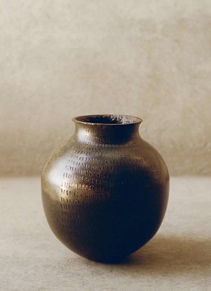 Jacob Marks Pine Resin Vessel | Black