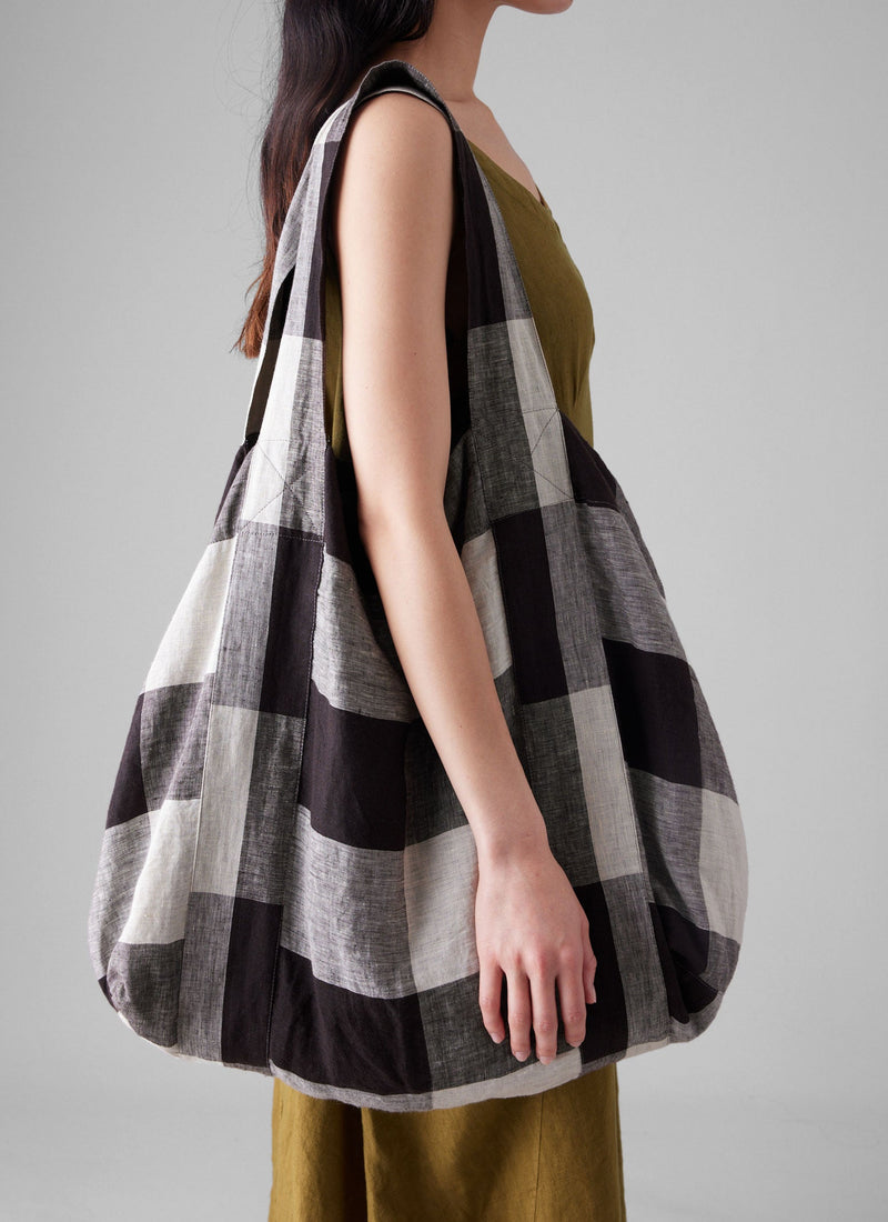 Macro Gingham Lightweight Linen Bag | Ecru/Charcoal