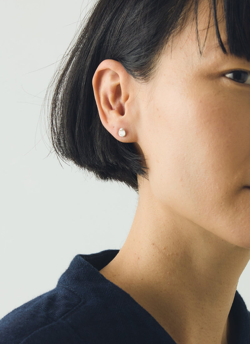 Emily Nixon Eolith Silver Earrings | Silver