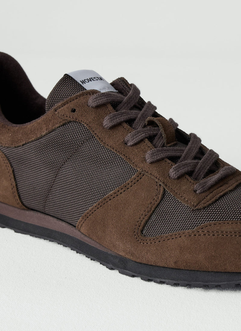 Novesta Marthon Runner Trainers | Bitter Chocolate