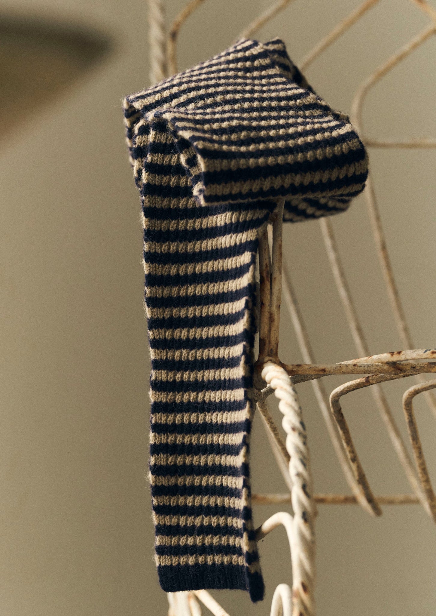 Micro Cable Striped Wool Scarf | Navy/Putty