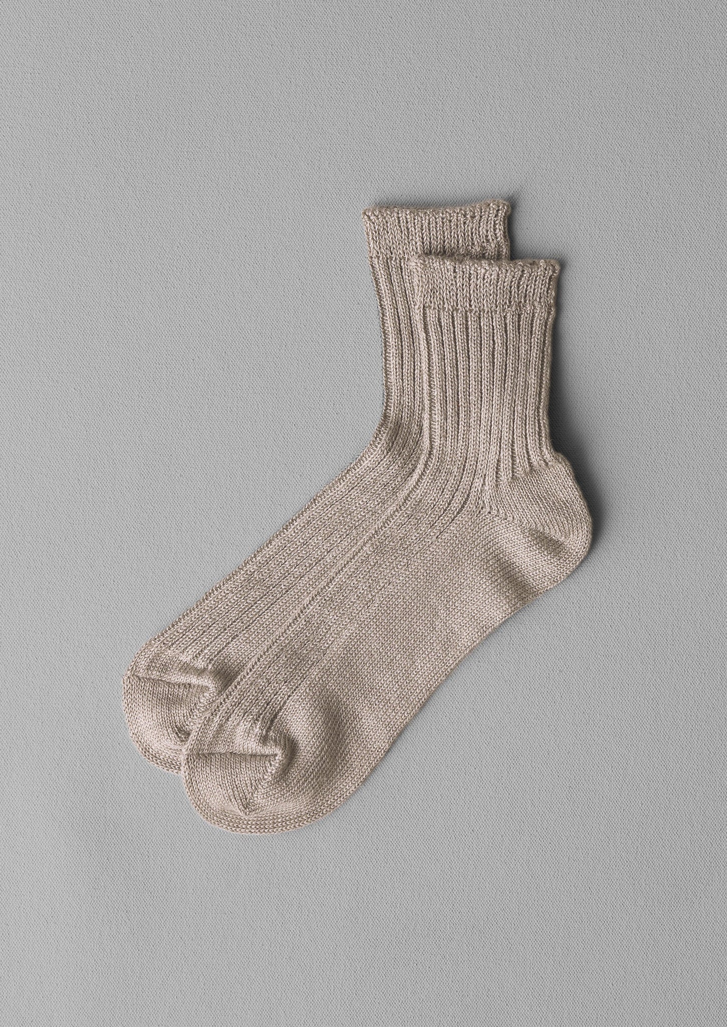 Nishiguchi Kutsushita Linen Socks | Beige
