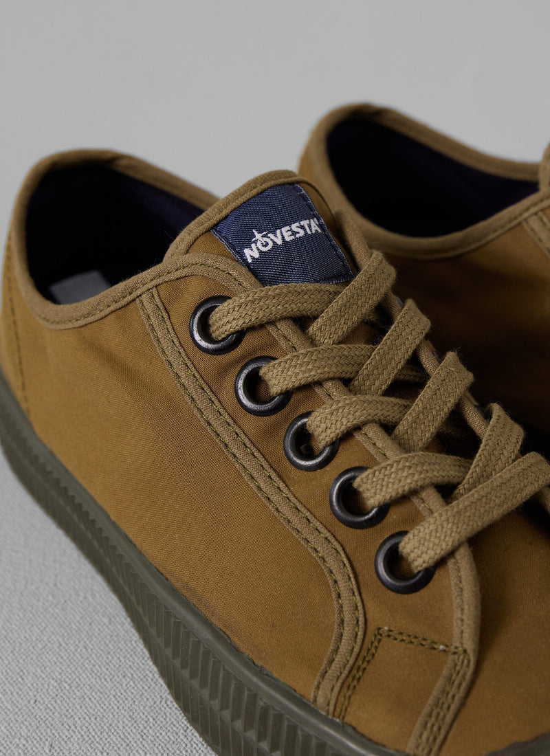 Novesta Star Master Waxed Cotton Plimsolls | Bark