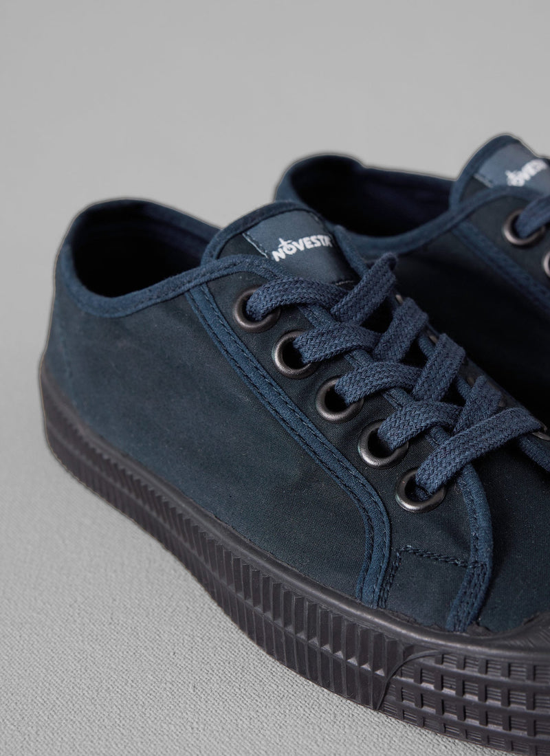 Novesta Star Master Waxed Cotton Plimsolls | Navy