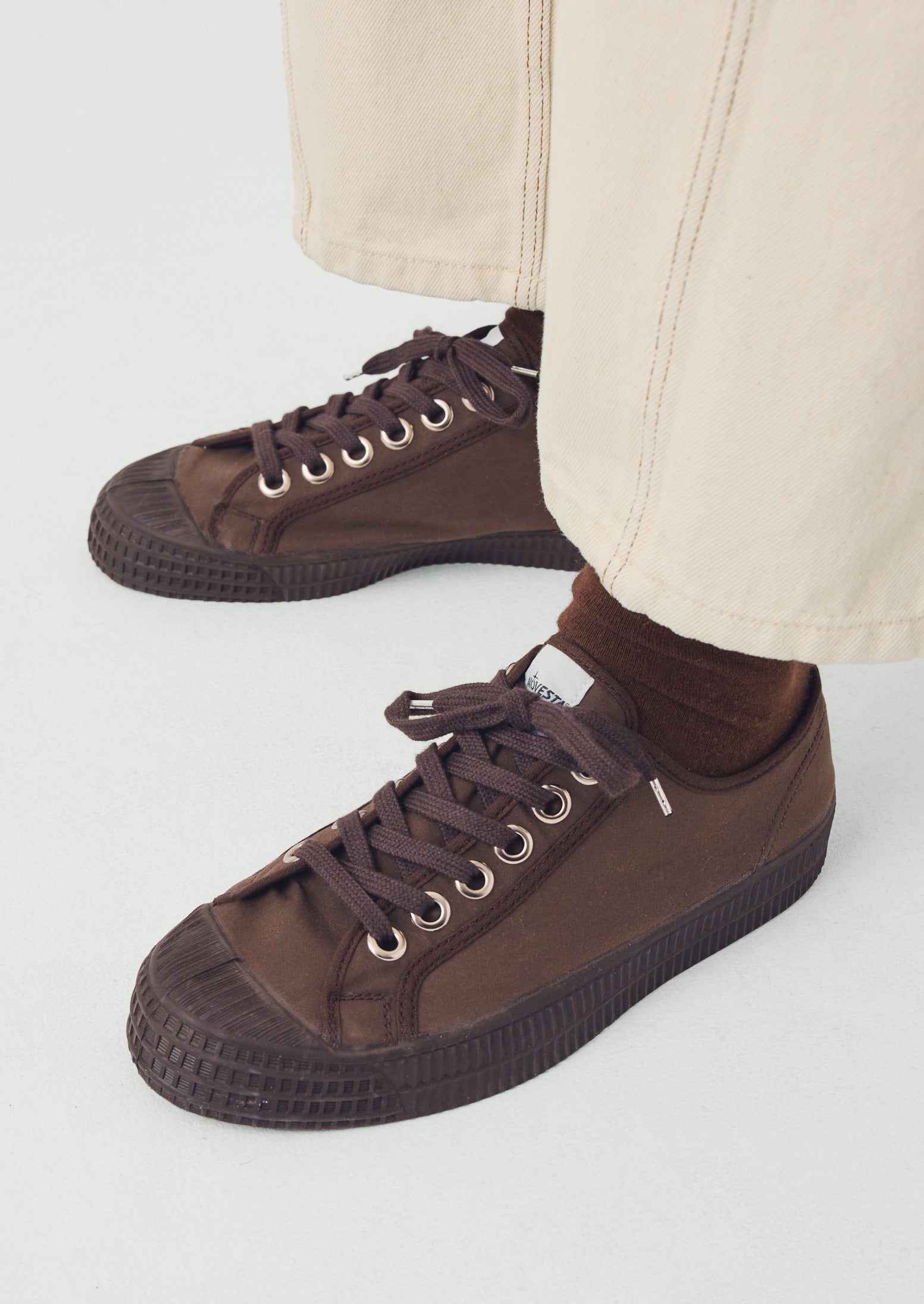 Novesta Star Master Waxed Cotton Plimsolls | Chocolate Brown | TOAST