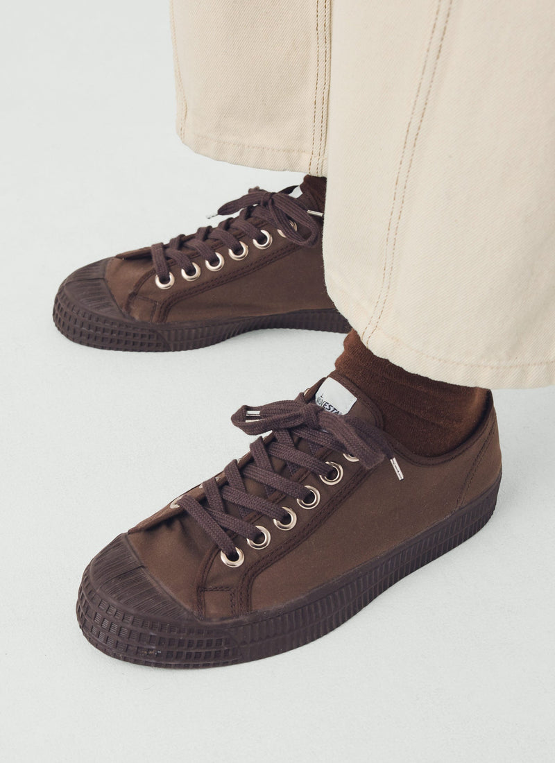 Novesta Star Master Waxed Cotton Plimsolls | Chocolate Brown