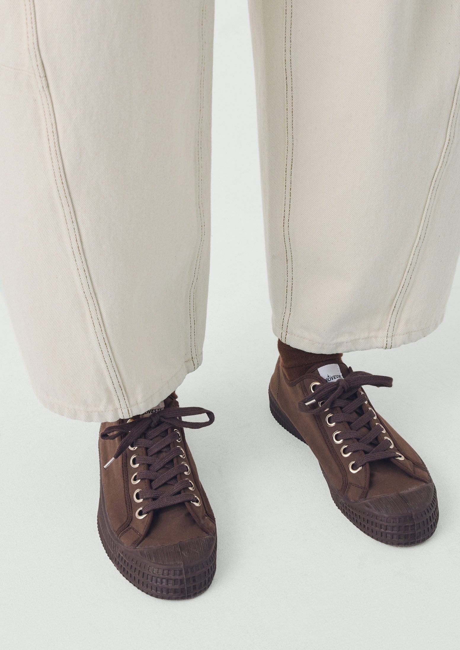Novesta Star Master Waxed Cotton Plimsolls | Chocolate Brown | TOAST