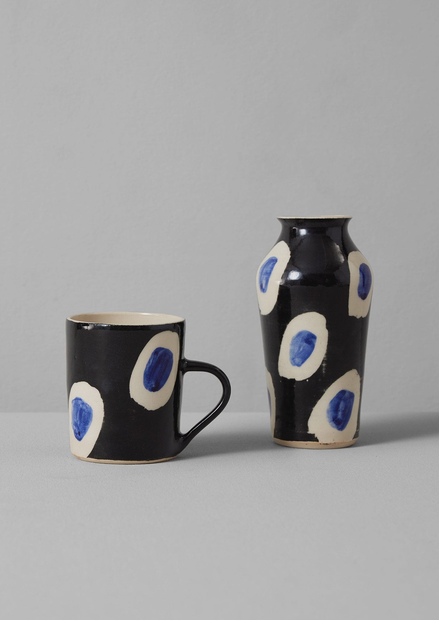 Ali Hewson Cobalt Dash Mug | Cobalt/Black