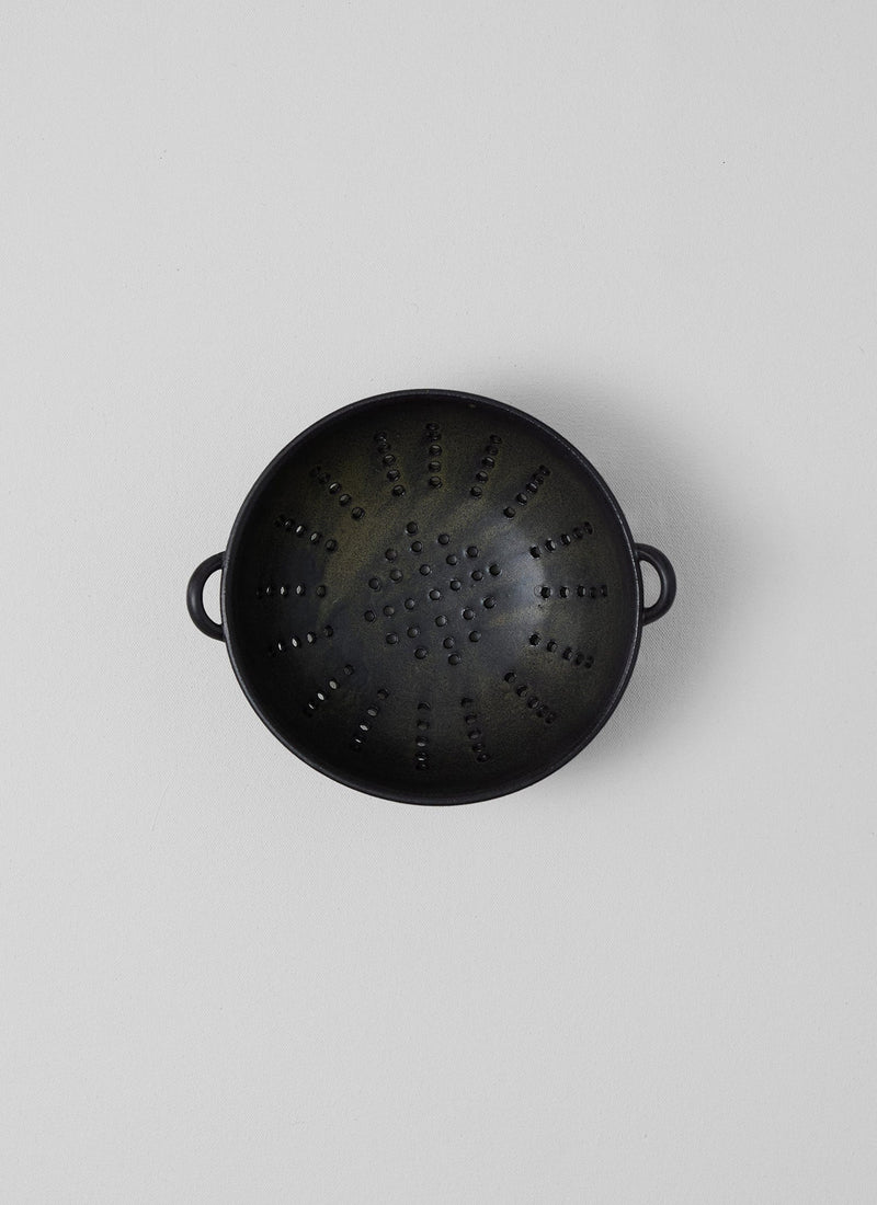 Carla Murdoch Berry Colander | Charcoal