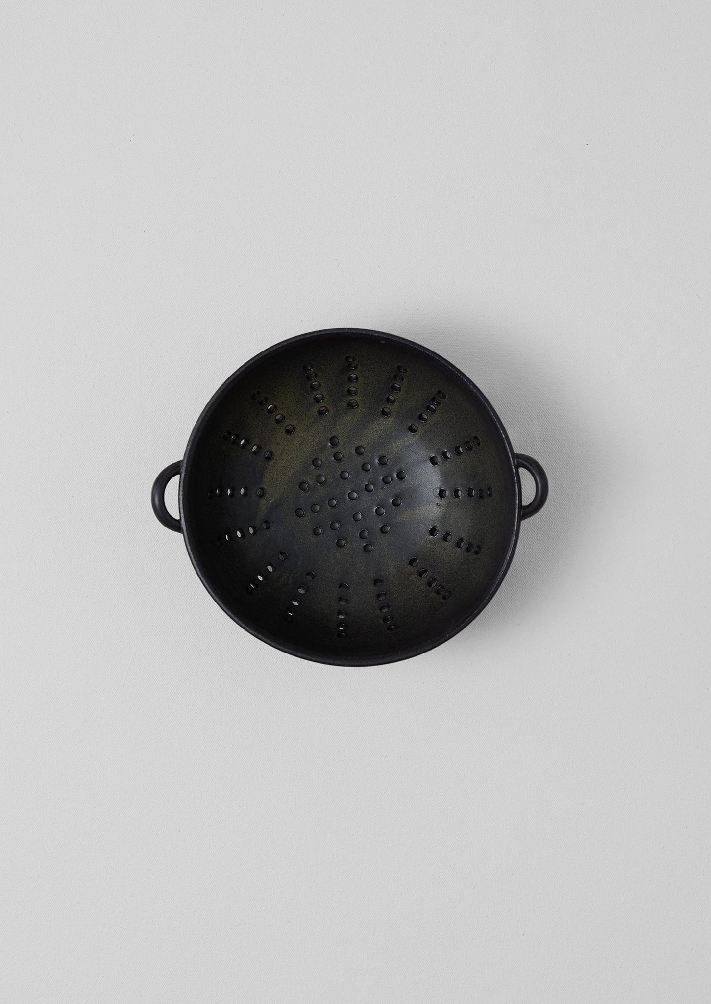 Carla Murdoch Berry Colander | Charcoal