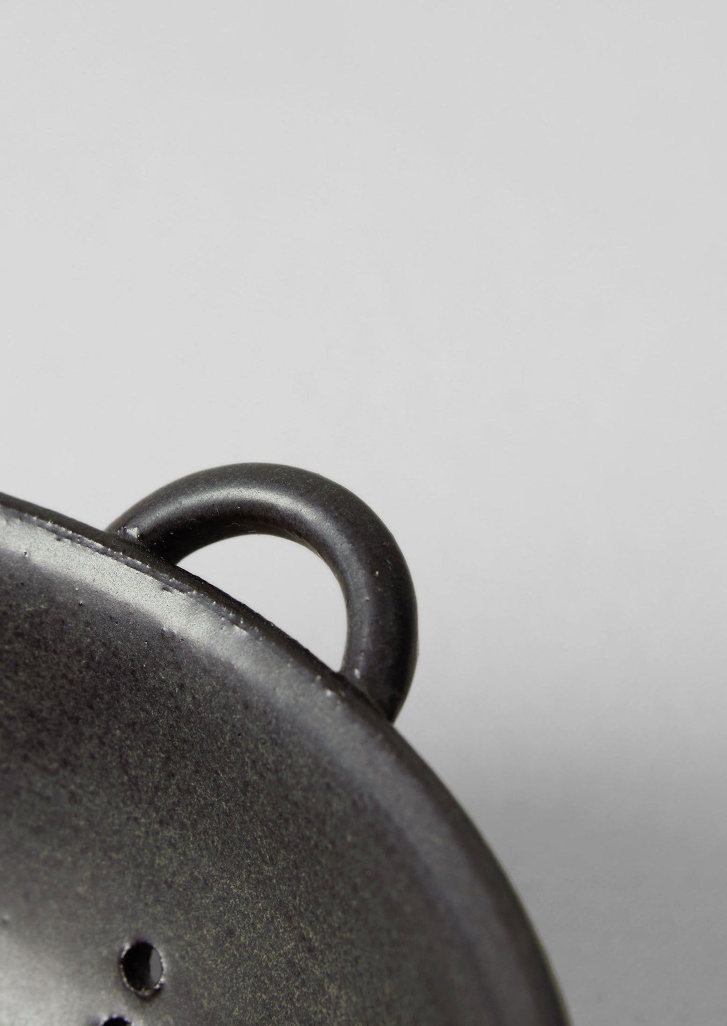 Carla Murdoch Berry Colander | Charcoal