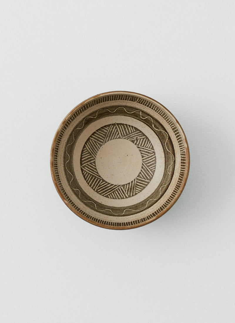 Gilliflower Pottery Sgraffito Ramen Bowl | Oat/Charcoal