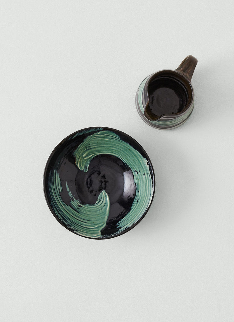 US Kat Wheeler Slipware Jug | Ink/Dove