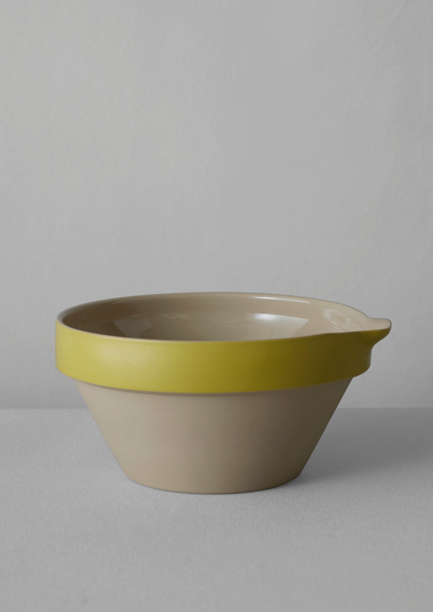 Stoneware Pouring Bowl | Citron