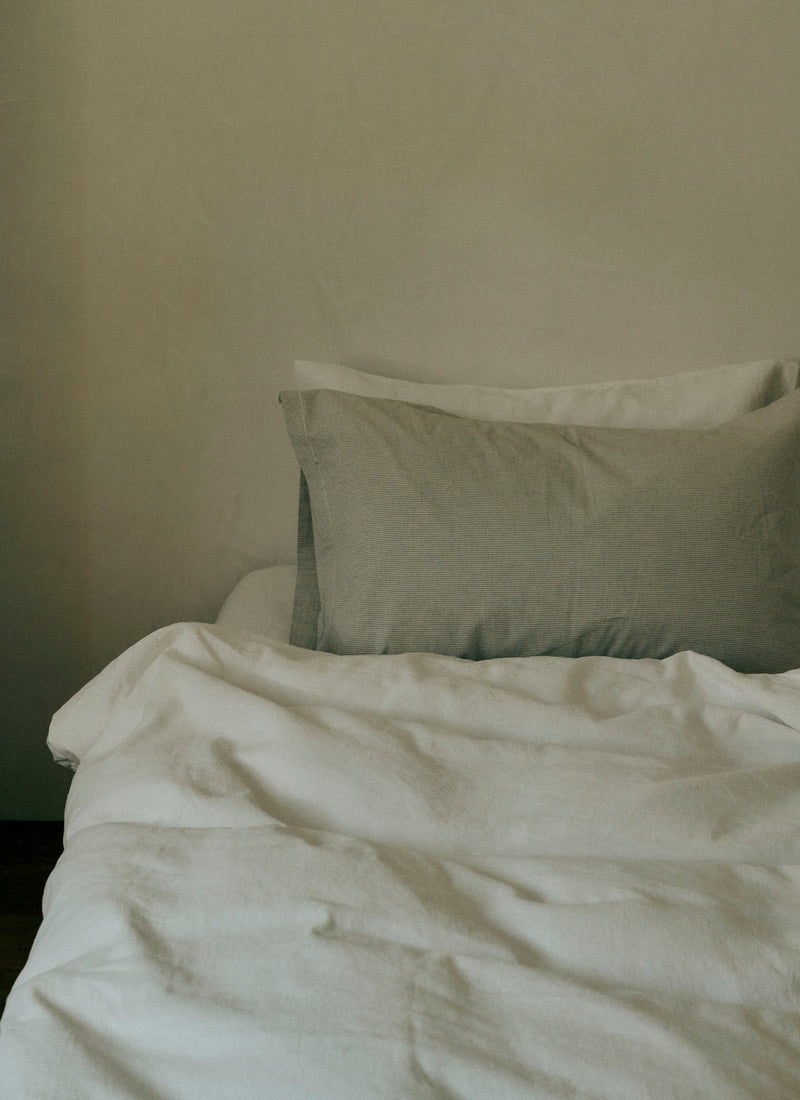 Fine Stripe Organic Cotton Oxford Pillowcase Set | Ecru/Smoke Blue