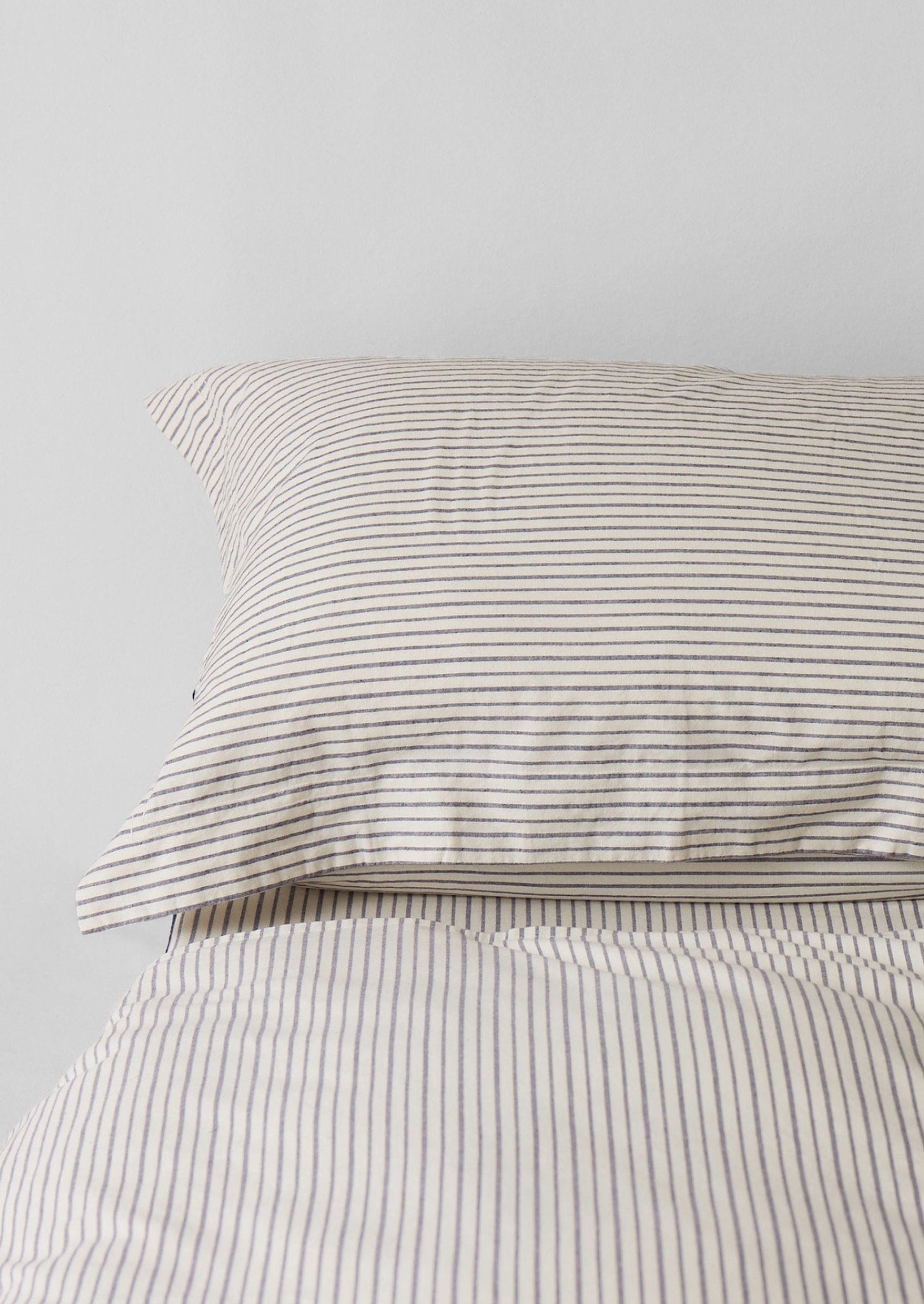 Organic Cotton Pajama Stripe Oxford Pillowcase | Navy/Ecru