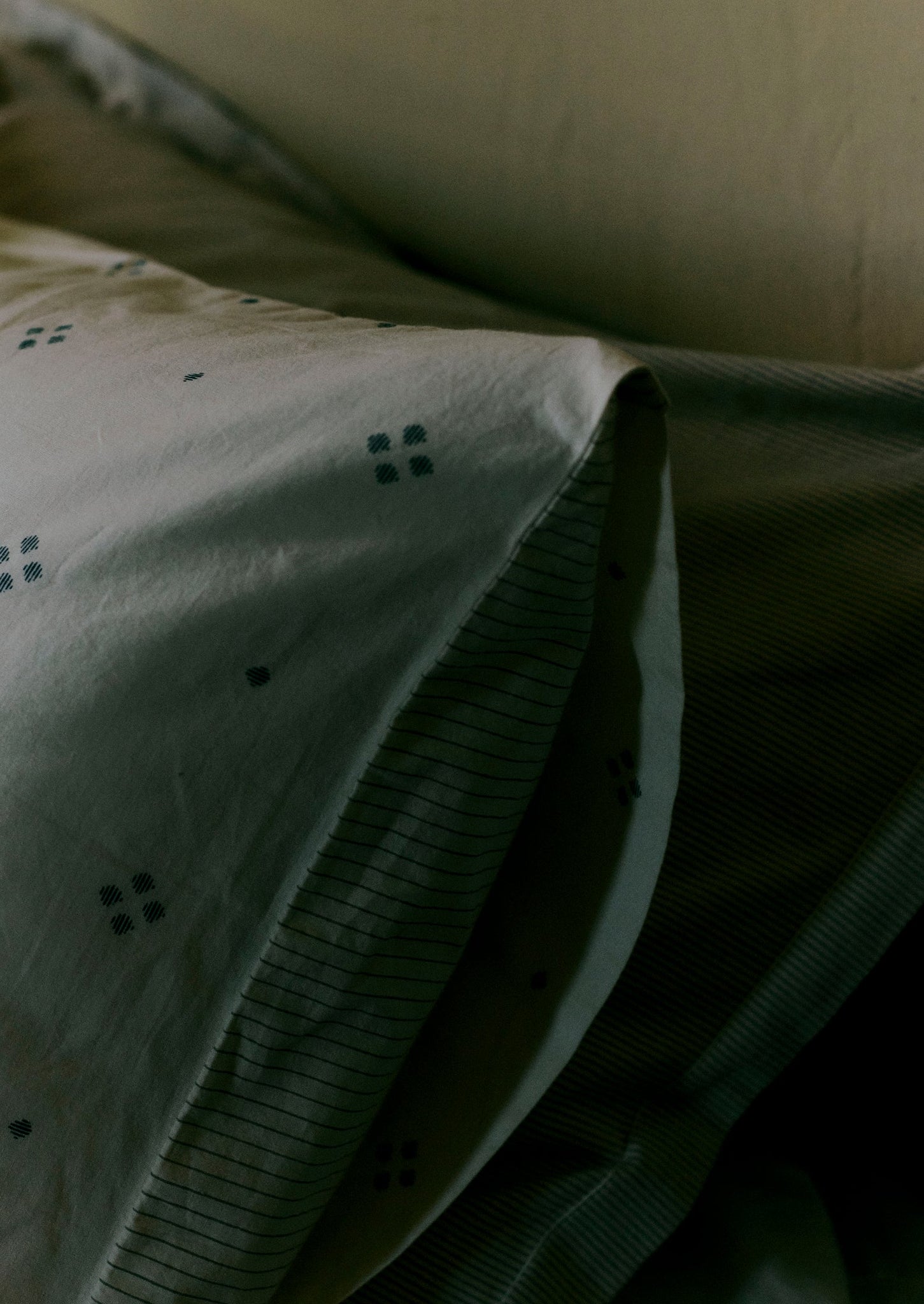 Rowan Print Housewife Pillowcase Set | Ecru/Soft Blue