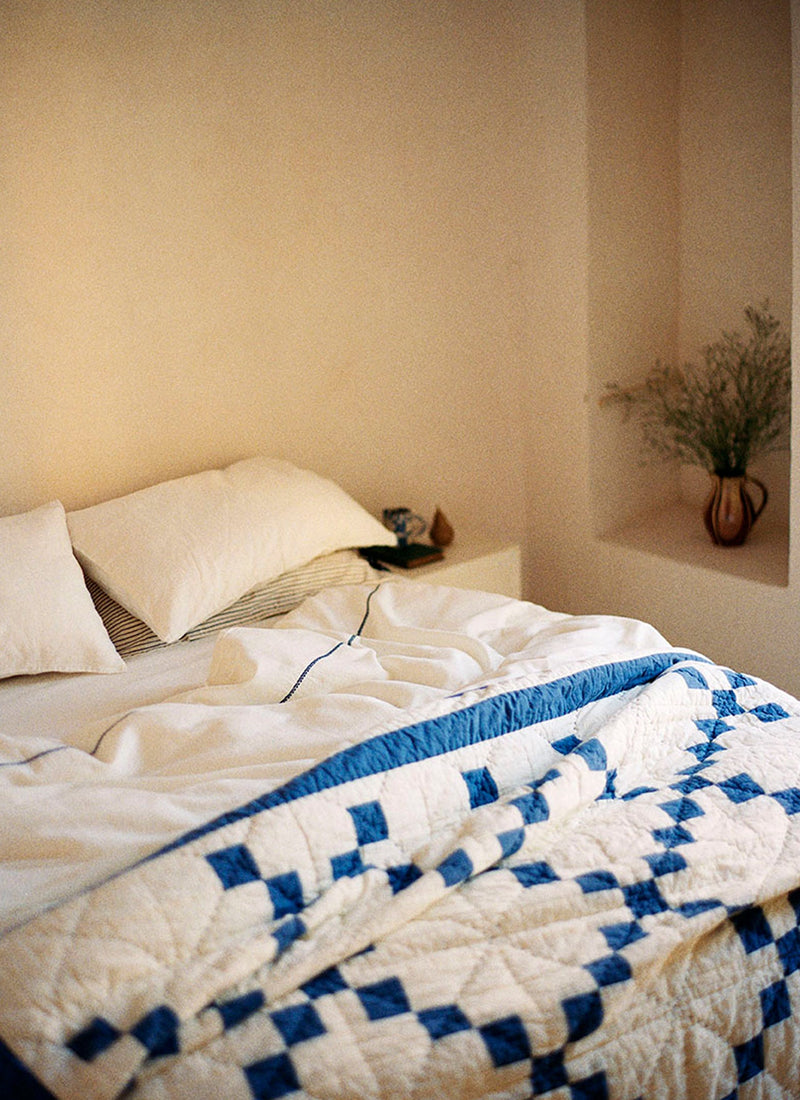 Bud Embroidered Pillowcase Set | Ivory/Delft Blue