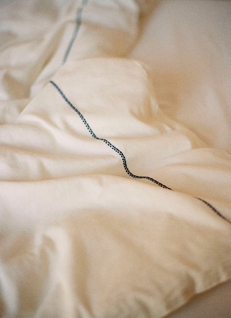 Bud Embroidered Duvet Cover | Ivory/Delft Blue