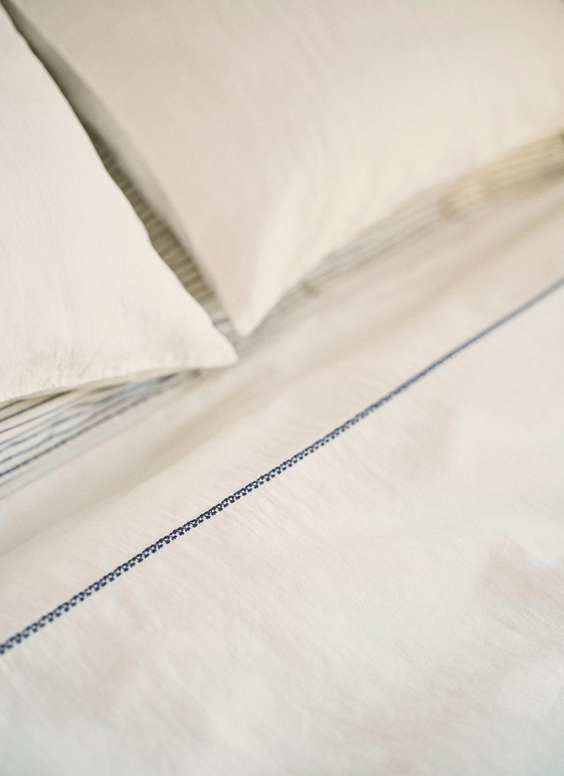 Bud Embroidered Duvet Cover | Ivory/Delft Blue