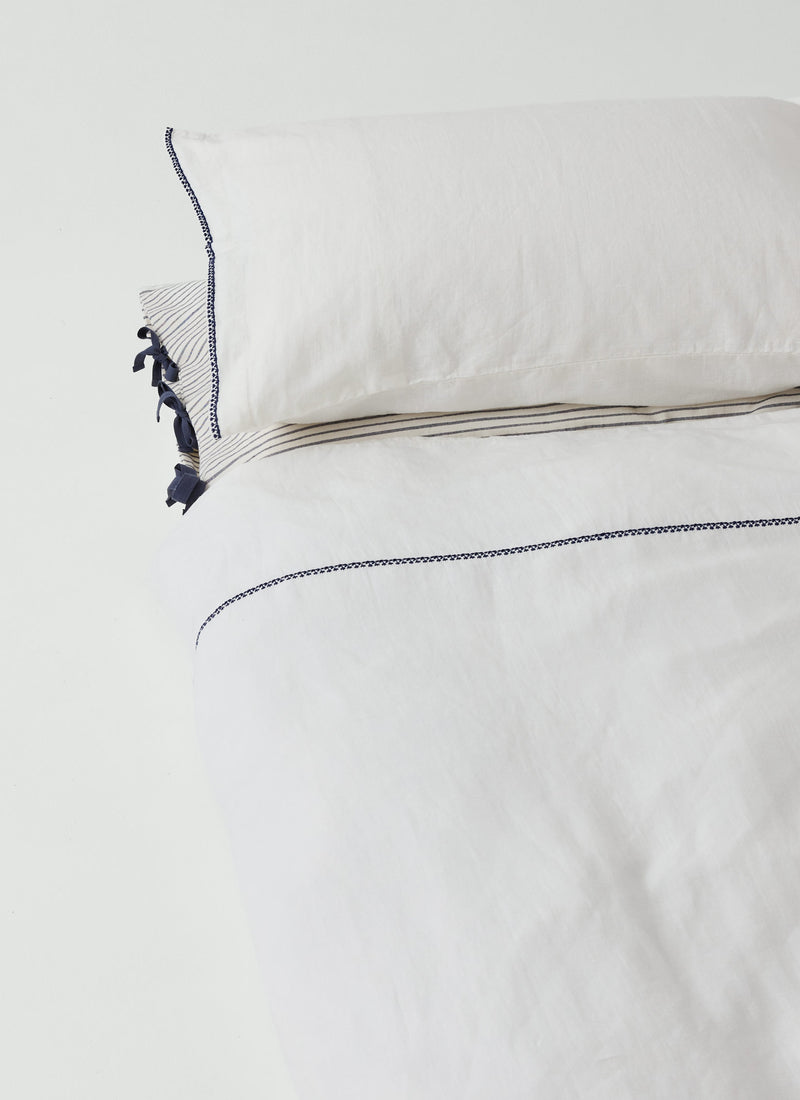 Bud Embroidered Duvet Cover | Ivory/Delft Blue
