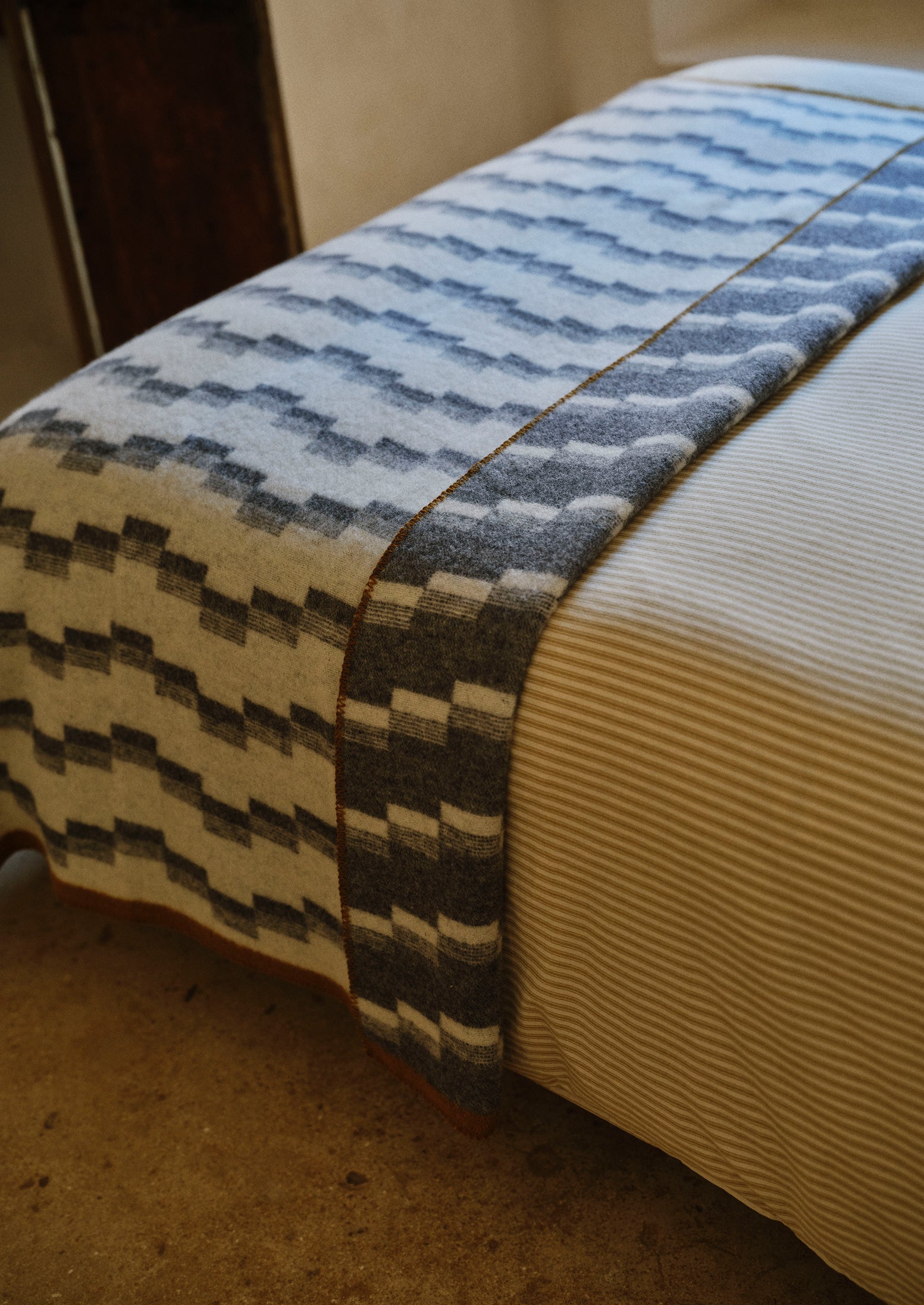 Jacquard Stepped Stripe Wool Blanket - Thumbnail 3