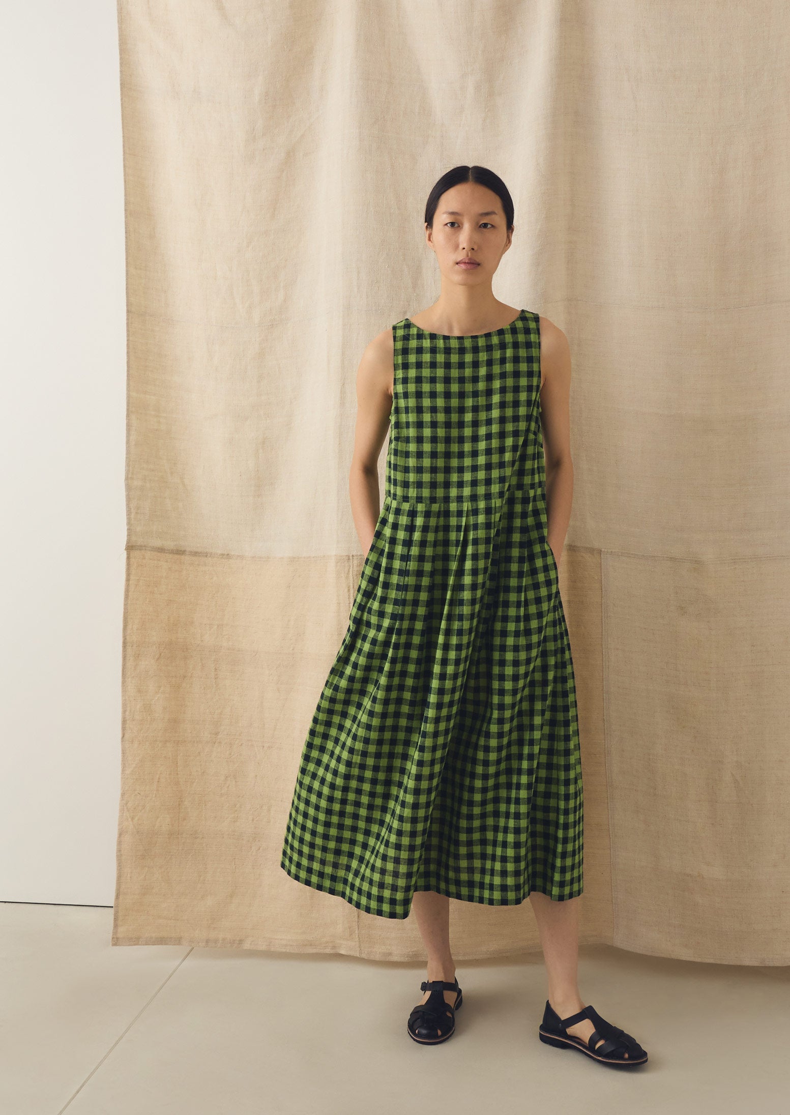 Curensology Gingham Check Dress フリーサイズ Aila Linen Cotton Gingham Check Dress | Beetle Green | TOAST