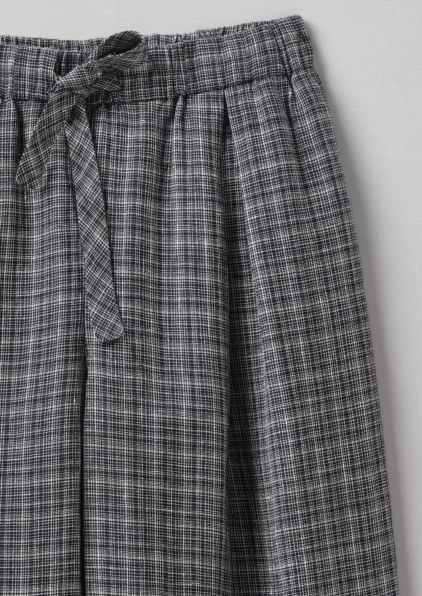 Minako Asawa Check Linen Pants | Charcoal