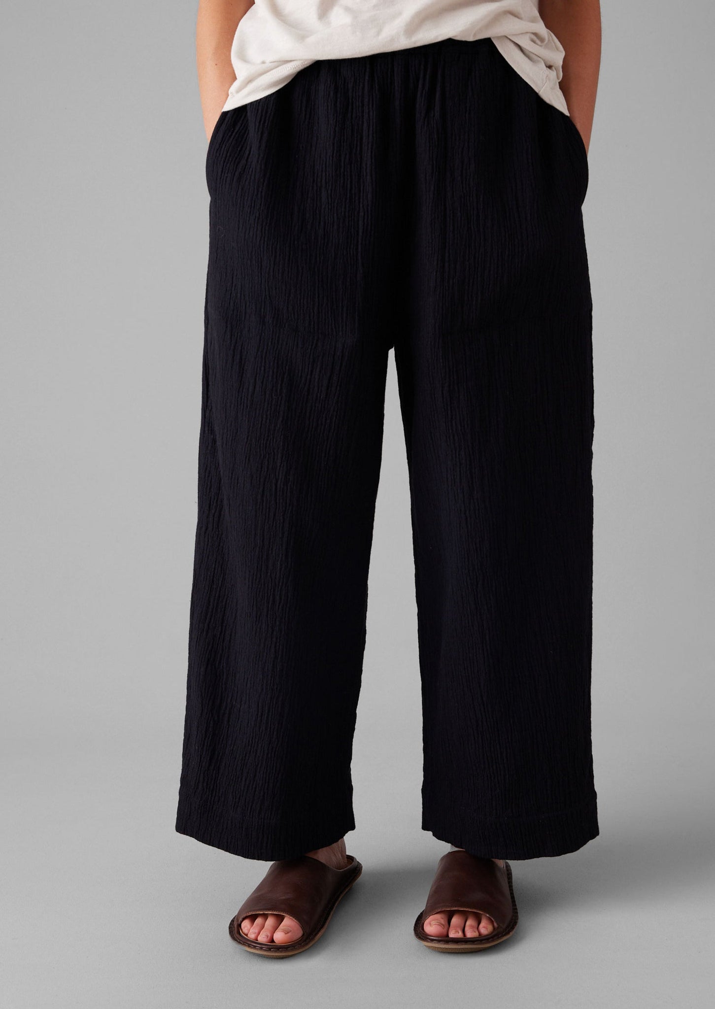 Crinkle Cotton Barrel Leg Pants | Black