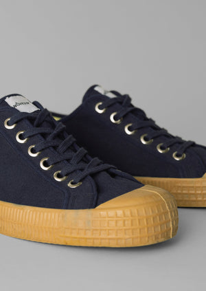 Novesta Star Master Sneakers | Navy | TOAST