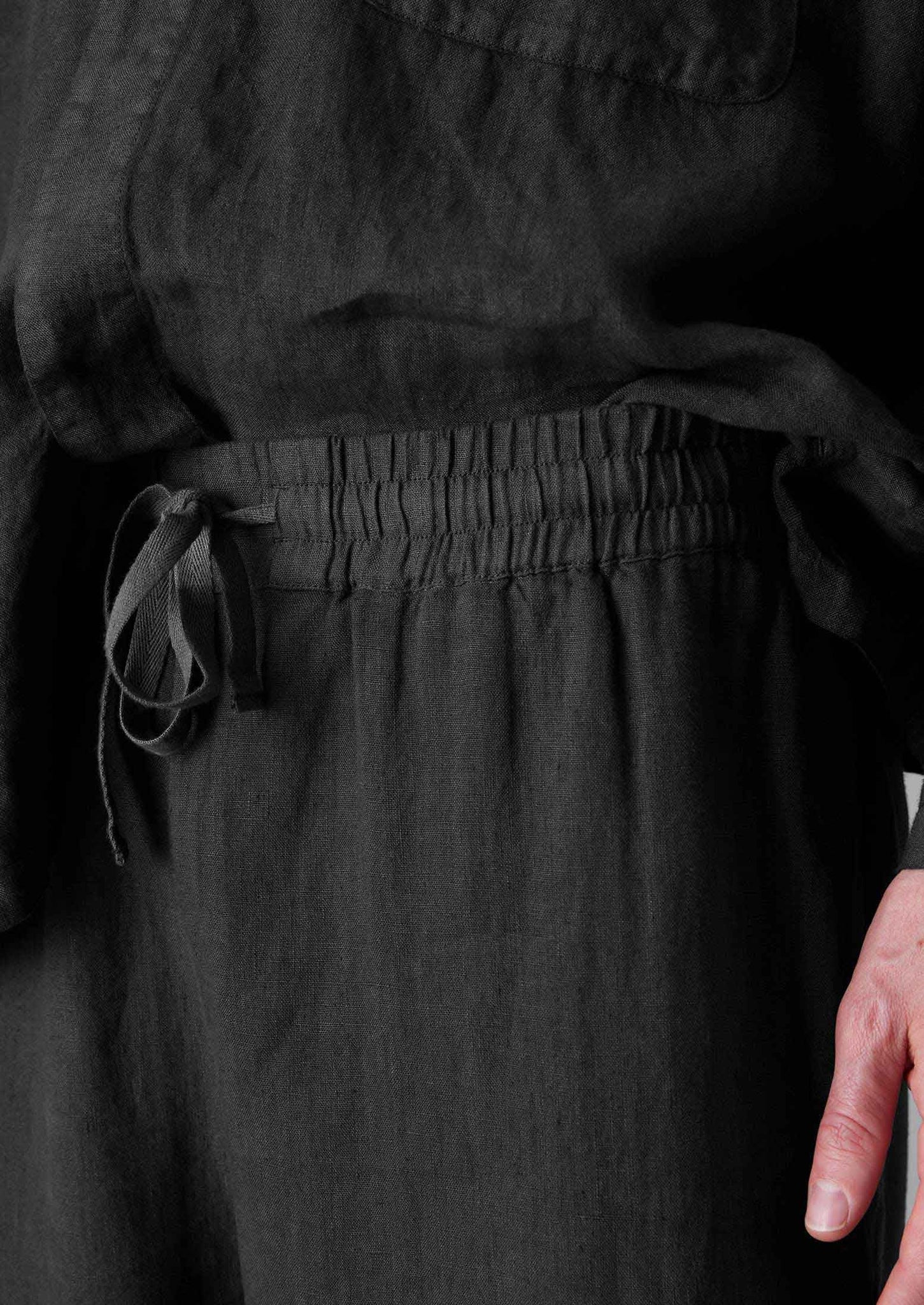 Garment Dyed Linen Drawstring Pants | Black Pepper