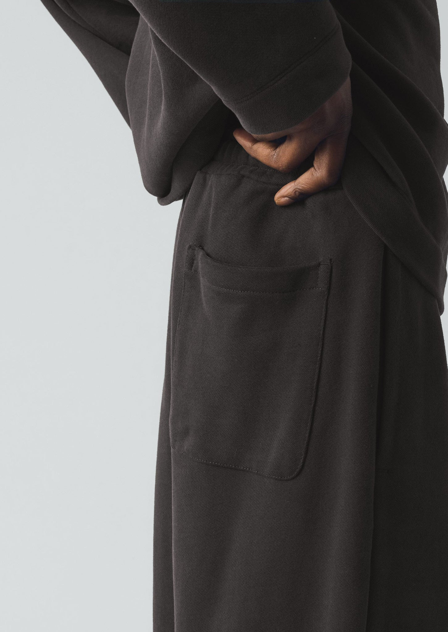 Loopback Jersey Pleated Pants | Black Pepper