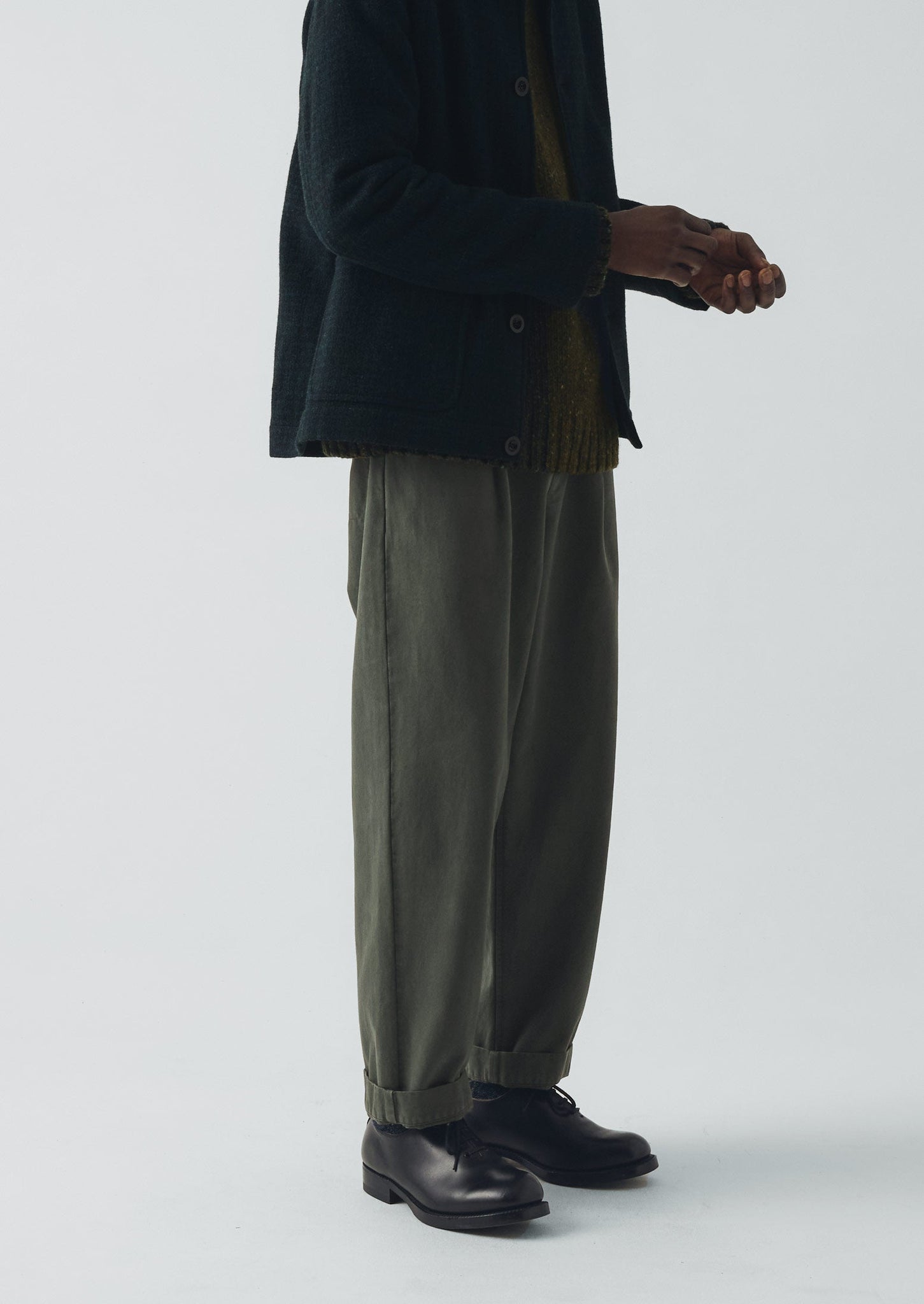 Otto Cotton Herringbone Pleat Pants | Dark Mineral Green