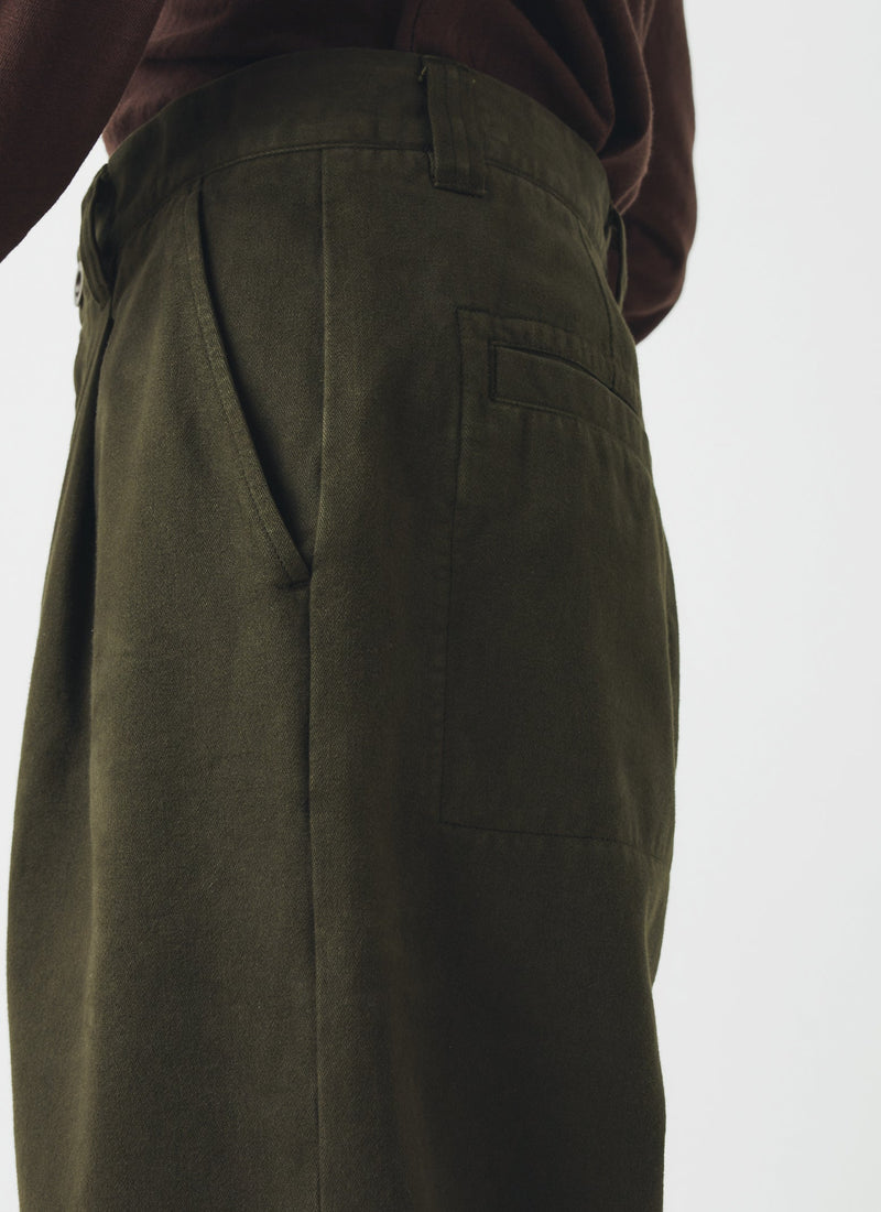 Otto Cotton Herringbone Pleated Pants | Tent Green
