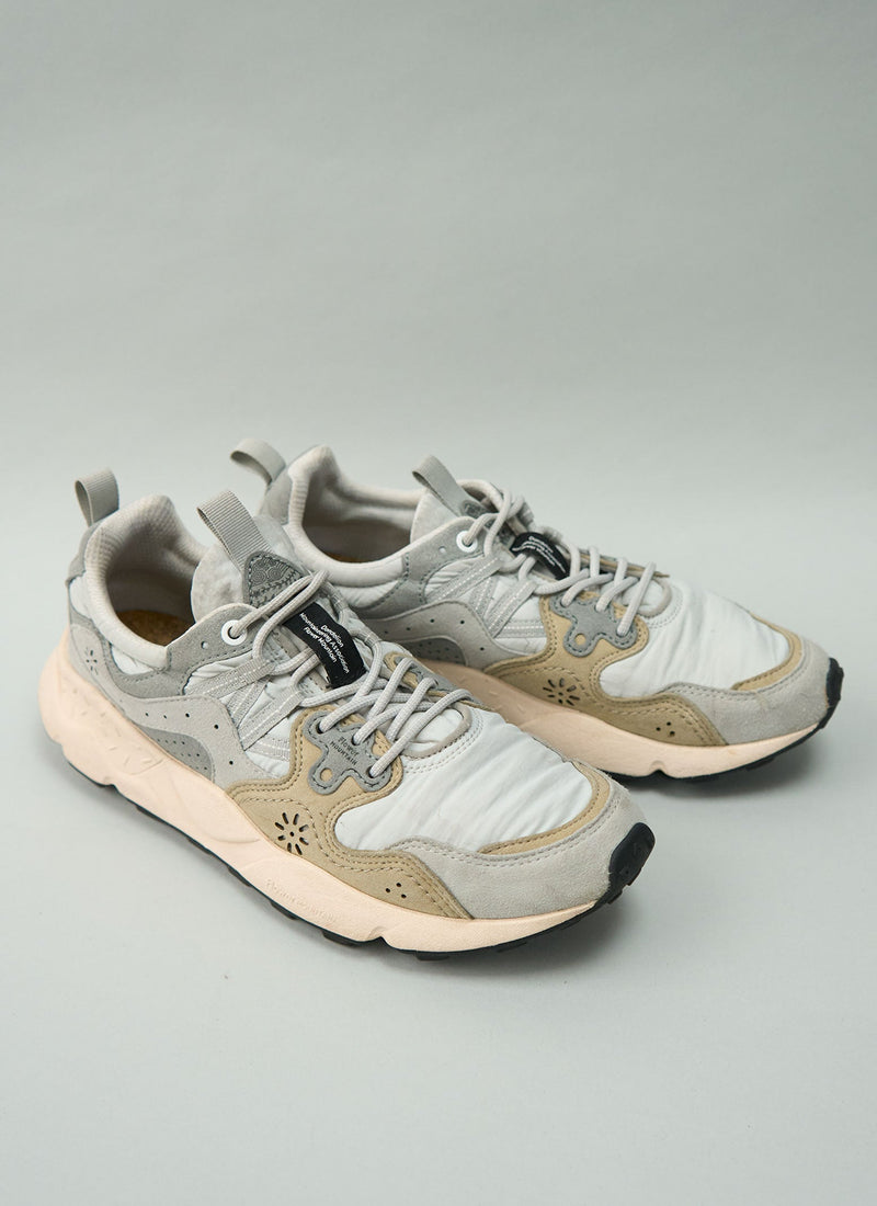 Reworn Flower Mountain Sneakers Size 41 (702) | Light Grey
