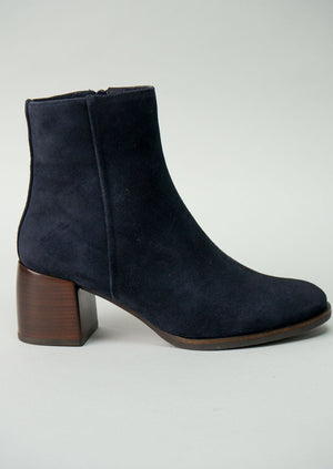 Reworn Chie Mihara Zip Boots Size 36 (189) | Dark Navy