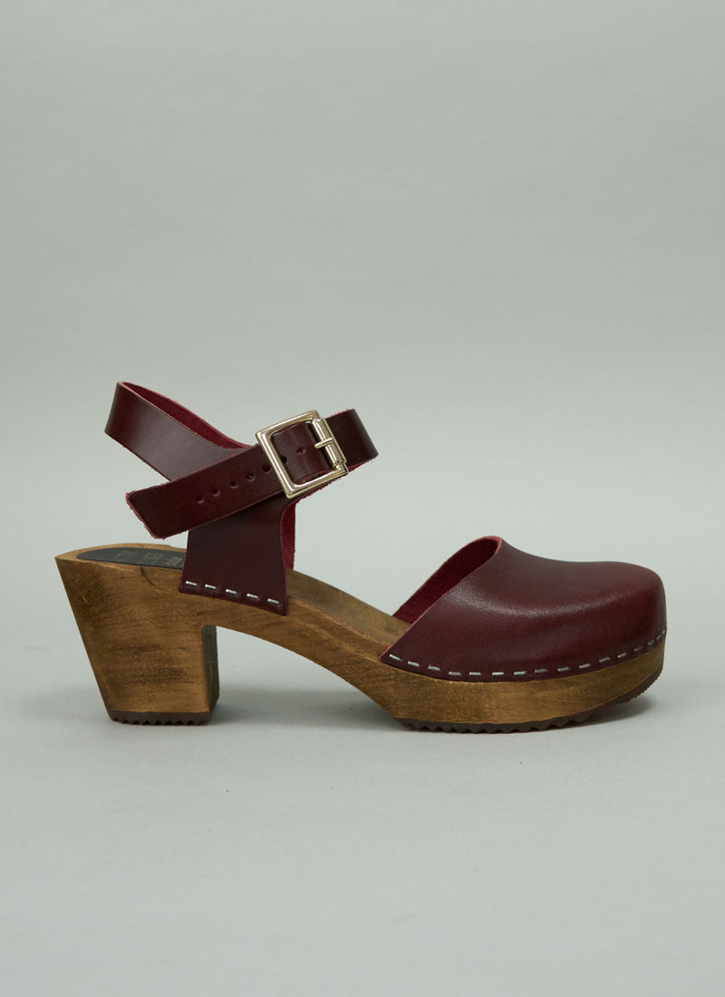 Reworn Kitty Clogs Heeled Clogs Size 38 (575) | Garnet