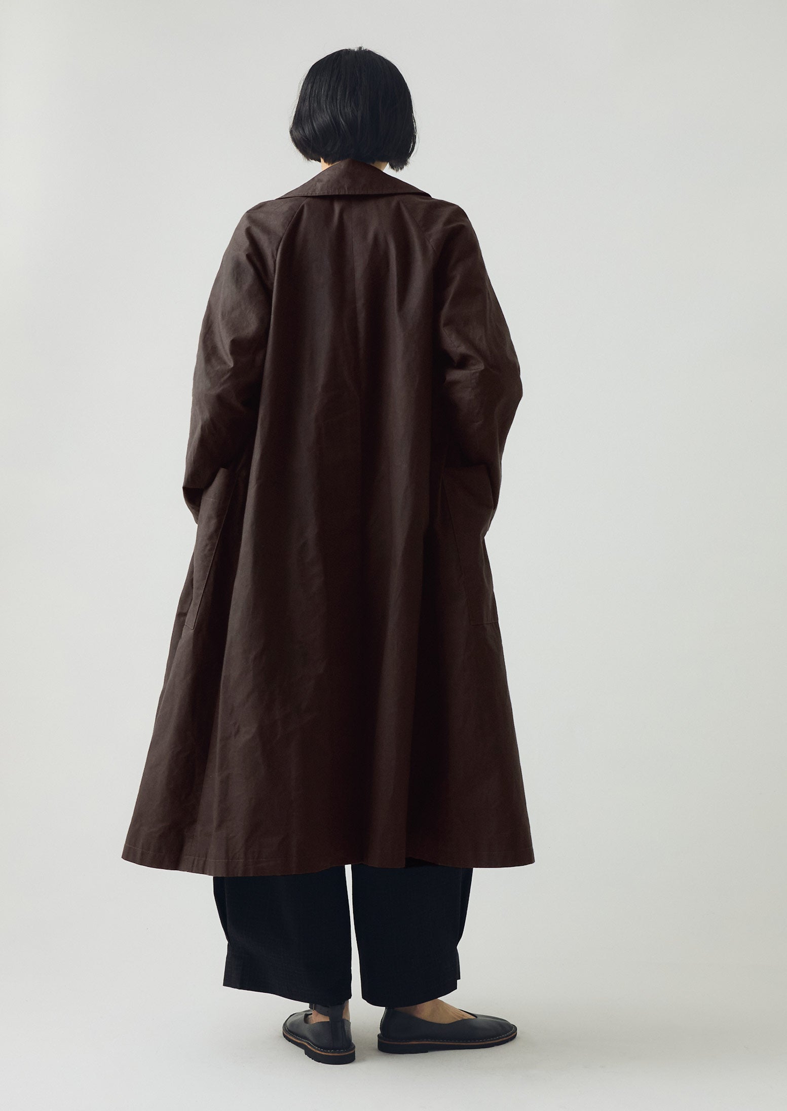 Frankie Waxed Cotton Raglan Coat | Chocolate | TOAST