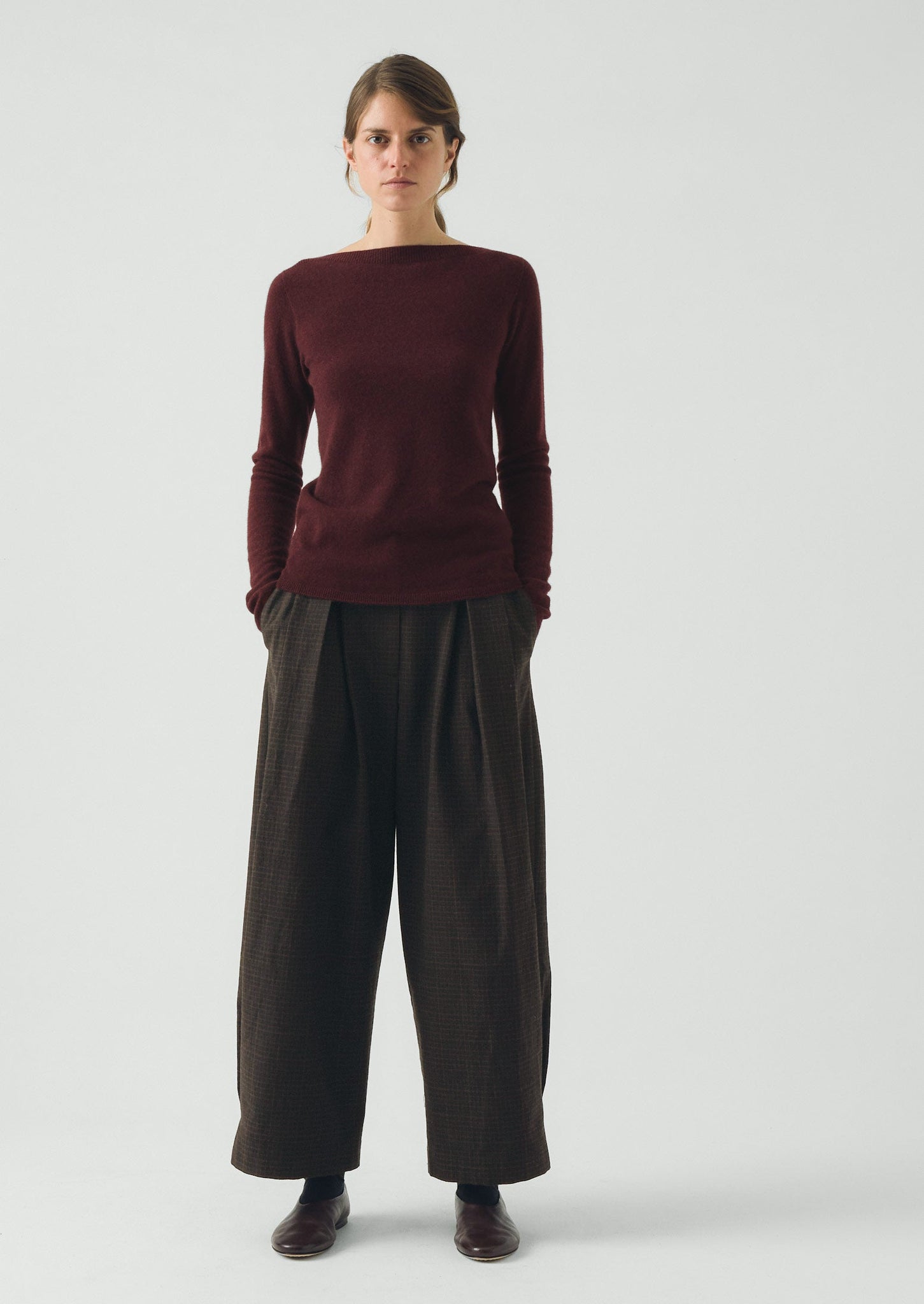 Fine Wool Cashmere Boat Neck Sweater | Beetroot