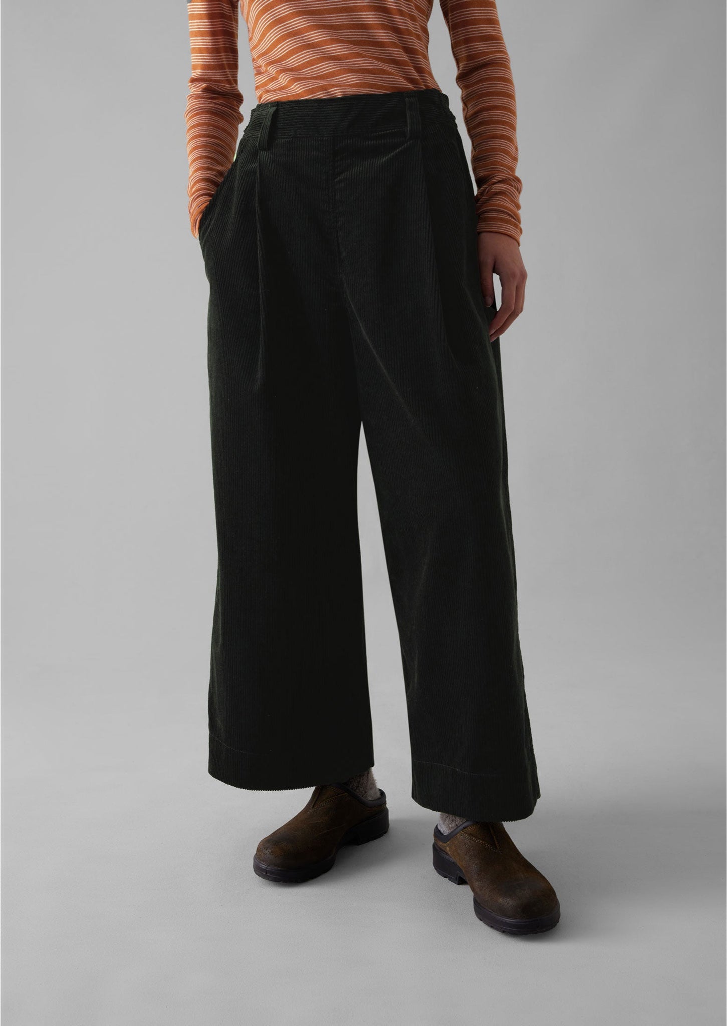 Organic Cord Pleat Front Pants | Brown Slate