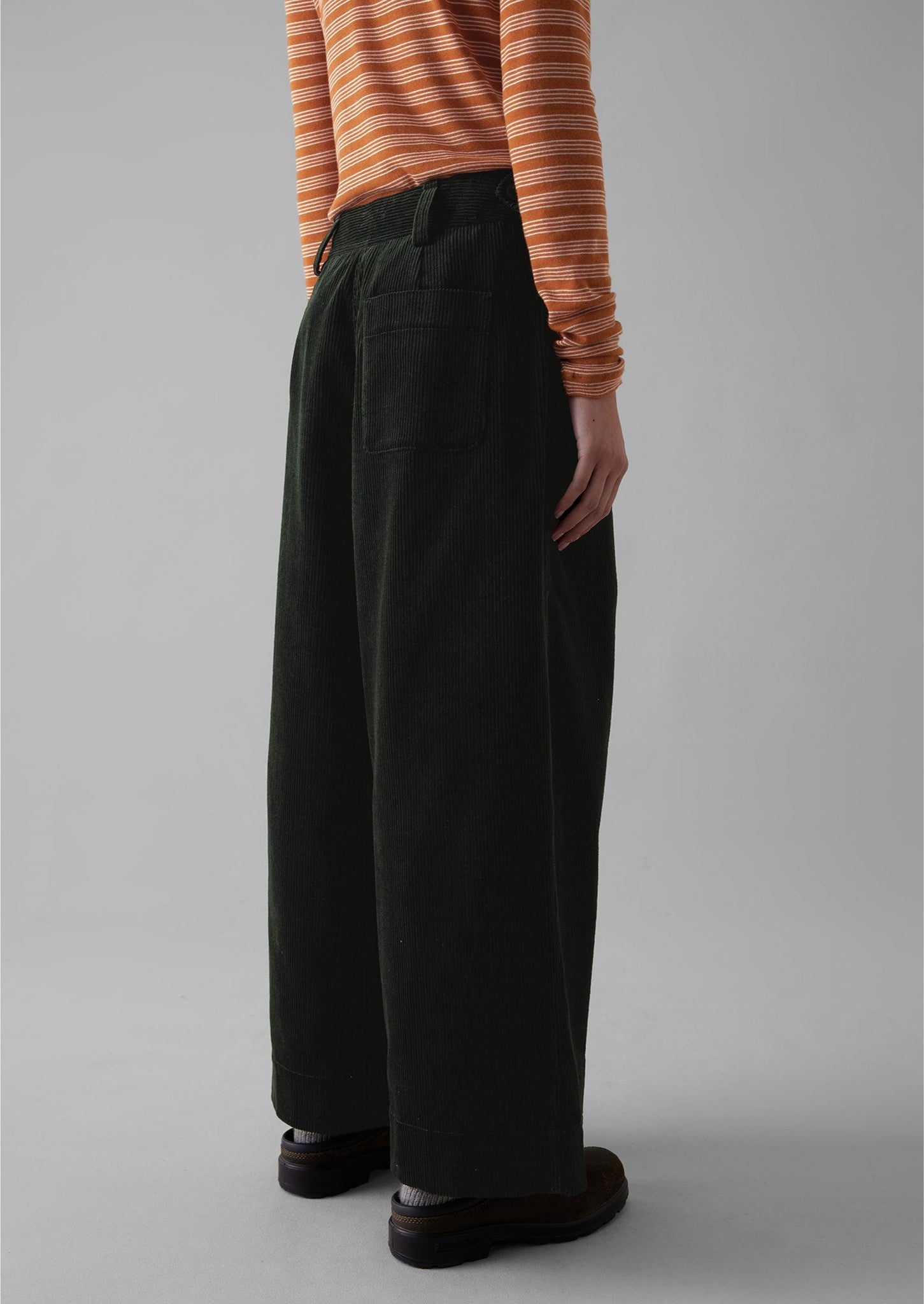 Organic Cord Pleat Front Pants | Brown Slate