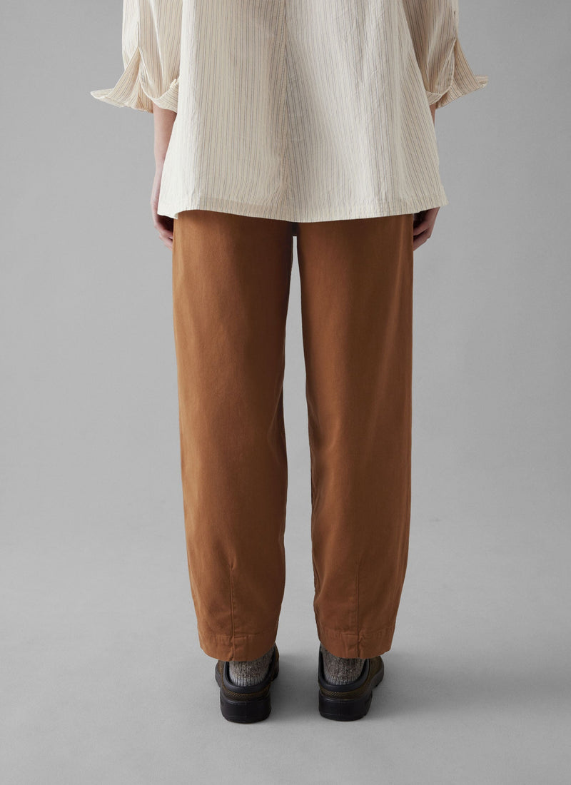 Darted Cotton Twill Pants | Russet