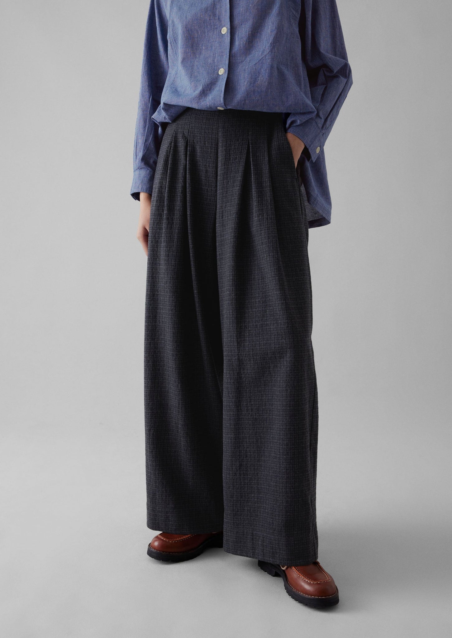 Cotton Wool Pleat Front Pants | Carbon