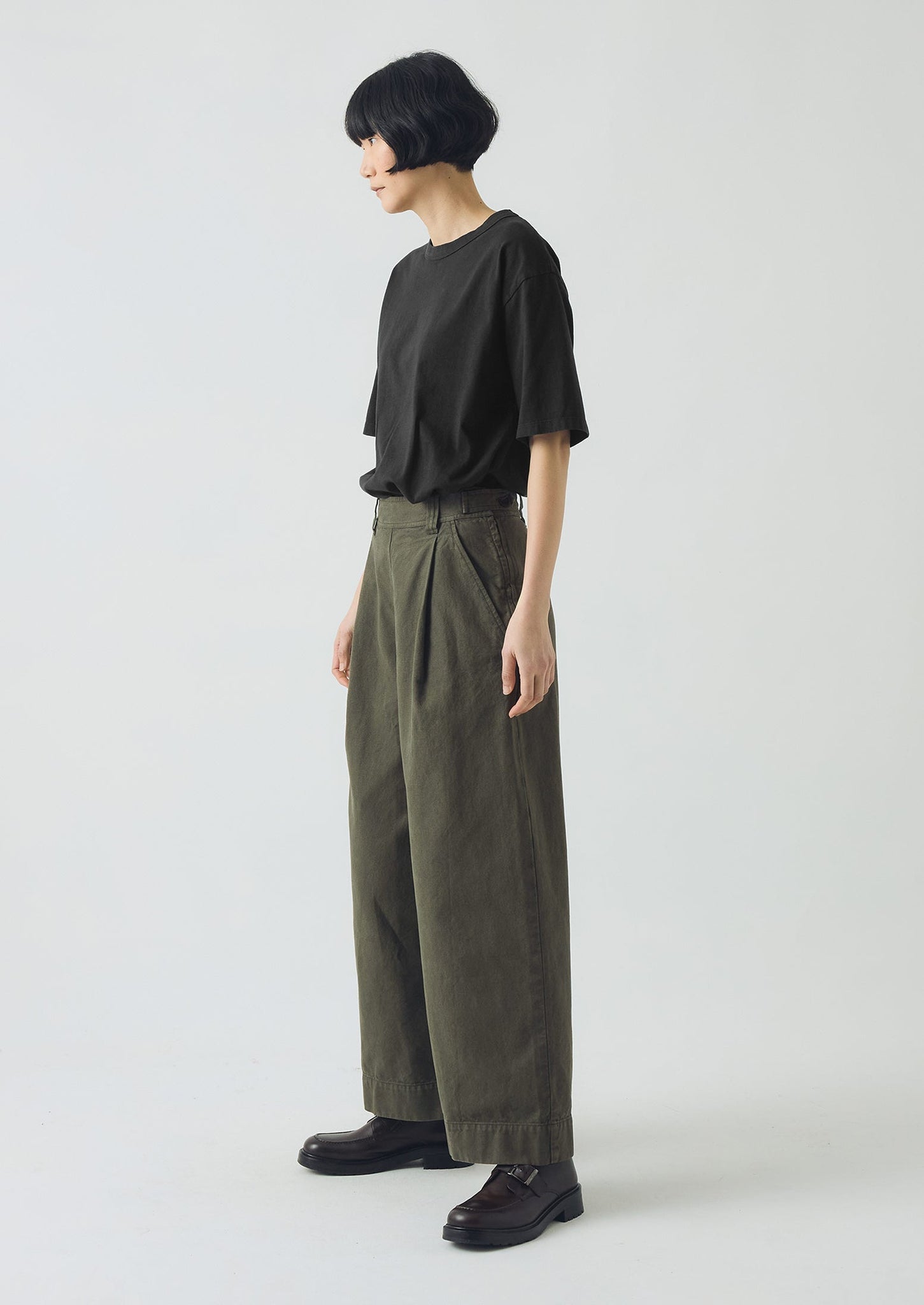 Cotton Canvas Pleat Front Pants | Dark Olive