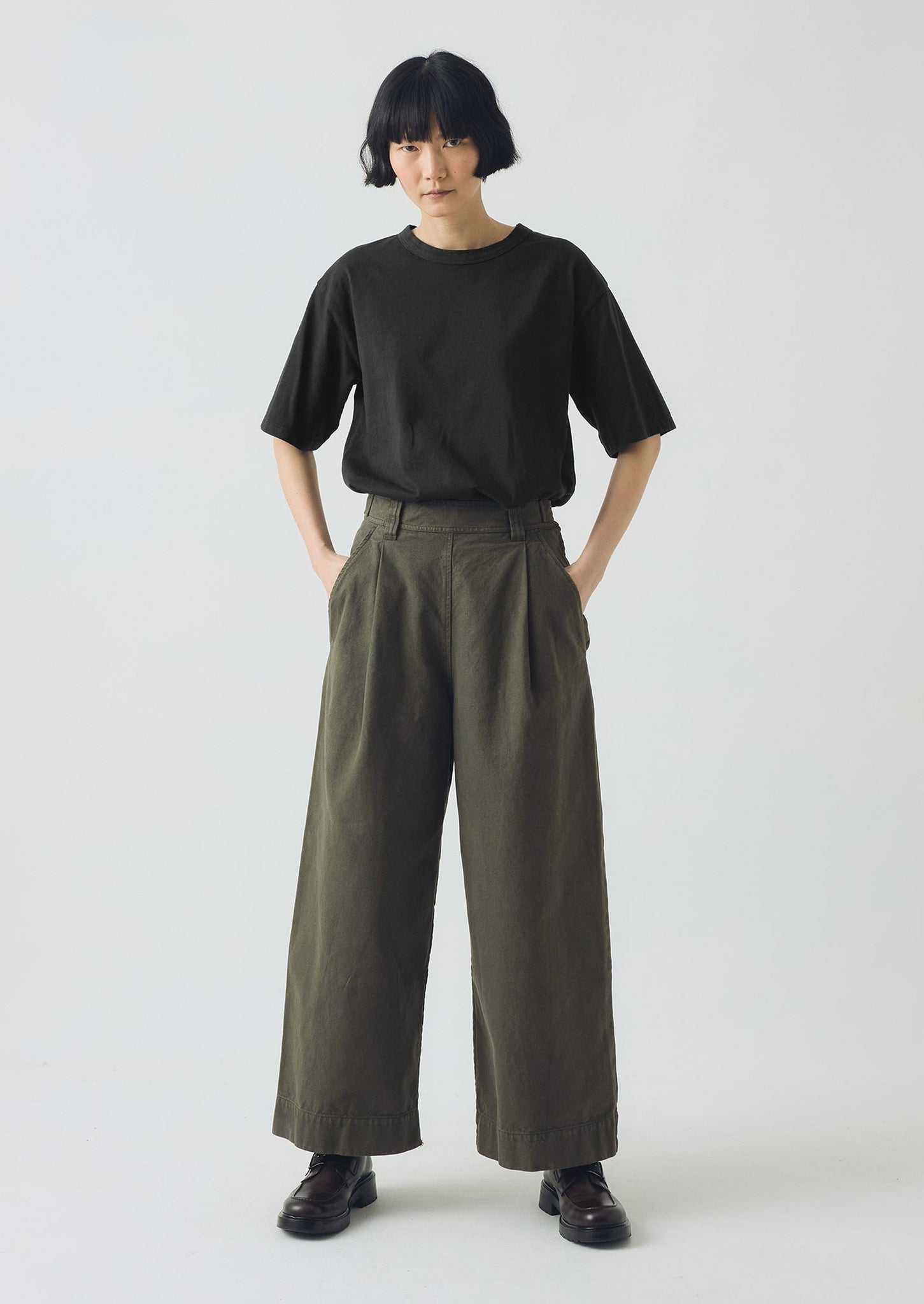 Cotton Canvas Pleat Front Pants | Dark Olive