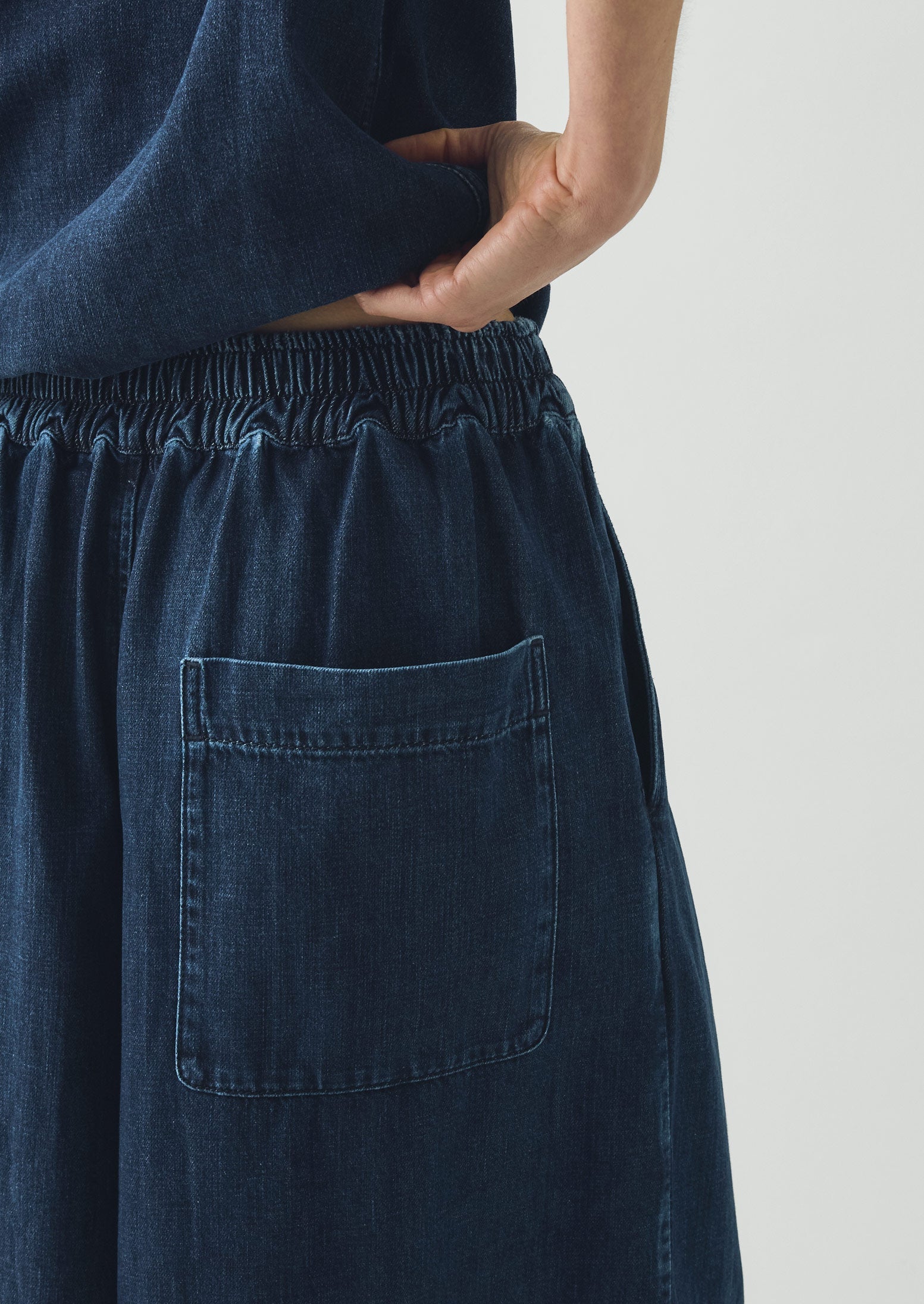 Indigo Denim Pull On Cropped Pants | Indigo | TOAST