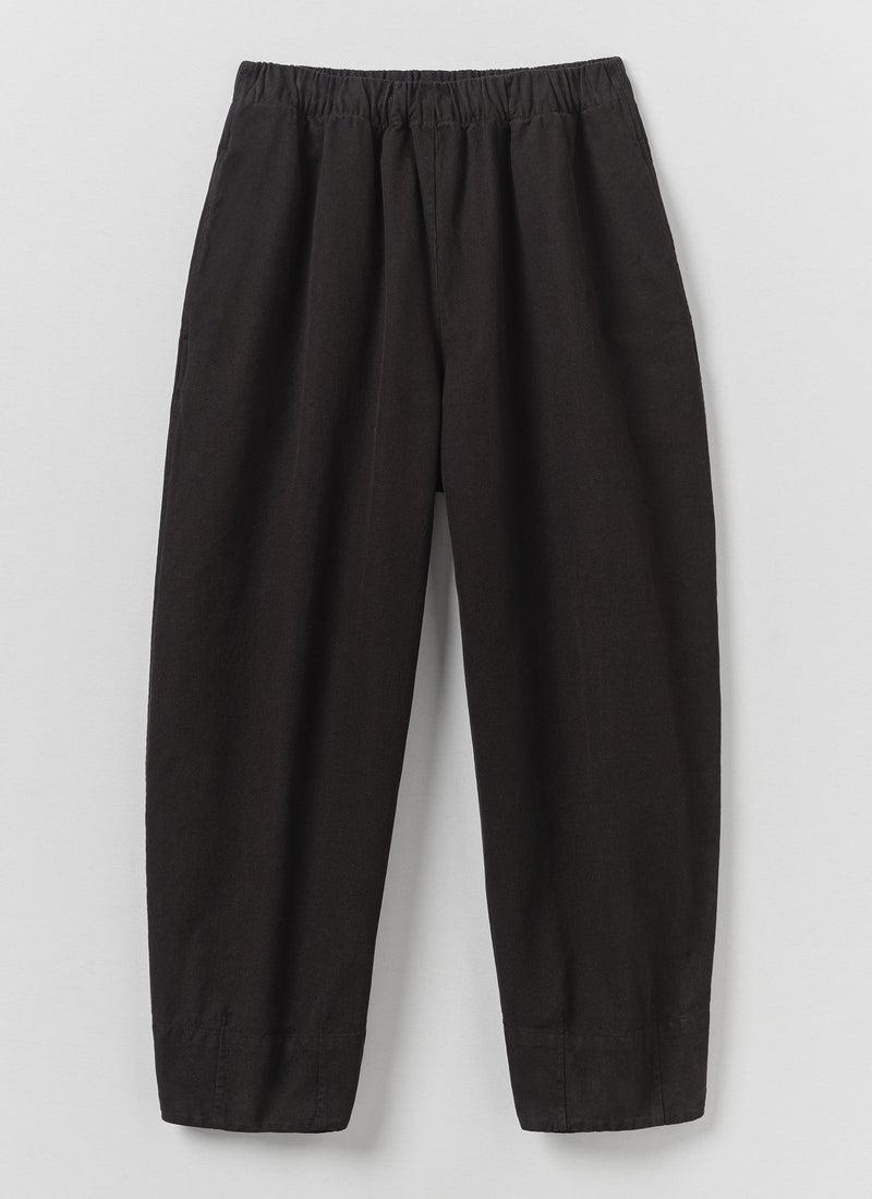 Sculpted Leg Brushed Cotton Canvas Pants | Black